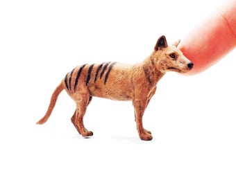 Tasmanian Tiger - Thylacine - Scale miniature for diorama by Limelight Miniatures