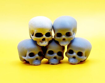 Skull figure | Etsy België