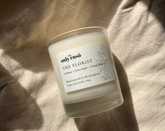 The Florist Candle / Gardenia, Green Apple and Orange Flower Soy Wax Candle. Natural Vegan Candle. Spring Scented Candle. Floral and Fresh.