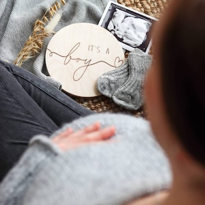 Baby Gender Announcement -- Wooden Sign "it's a boy" or "it's a girl"