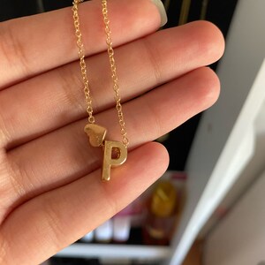 Collar inicial diminuto, Collar inicial personalizado, Collar de letra inicial, Collar de declaración elegante, Regalo de los días de la madre, Regalo de aniversario