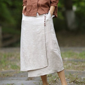 Linen skirt, Summer linen skirt, vintage fashion linen skirt, linen beach skirt, casual button trim skirt