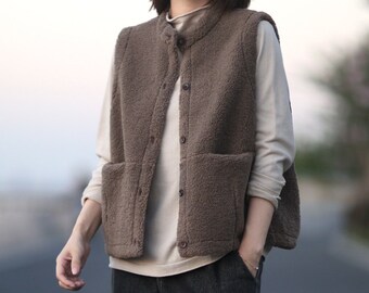 woolen sleeveless jacket