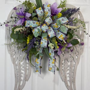 Floral Angel Wings Wreath for Memorial Gift or your front Door, Memorial Wreath, Angel Wall Decor, Bereavement Wreath, Spiritual Decor