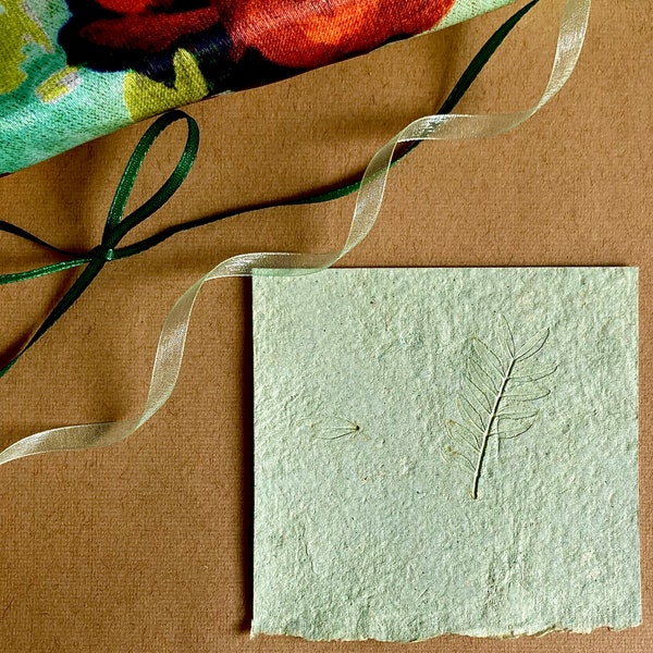 Grußkarte, greeting card, handmade, aus handgeschöpftes Büttenpapier mit Pflanzen Abdruck, with leaf imprint, Pastelgrün,ca. 10x15 cm