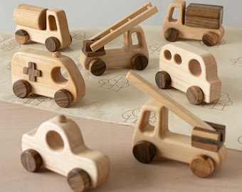 Petites voitures en bois, Jouets Montessori pour bébé, Jouets en bois naturel, Cadeaux baby shower, Garage pour petites voitures, Voiture en bois personnalisée pour enfants, Voitures pour bébés