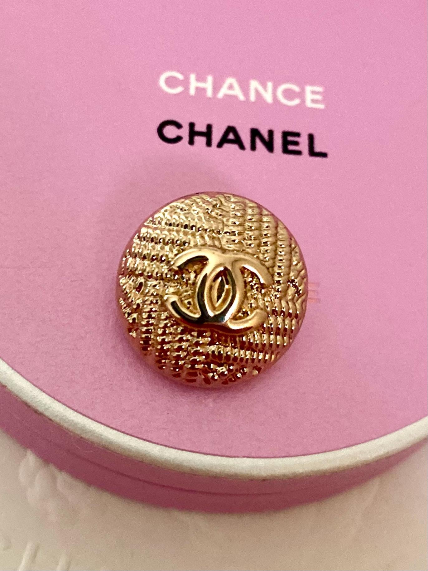 Chanel buttons - Etsy 日本