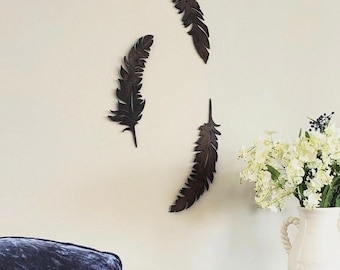 Trío de plumas de madera para decoración de pared / Decoración simbólica / Inauguración de casa / Regalo espiritual / Arte bohemio / Juego de 3 plumas / Galería familiar de pared