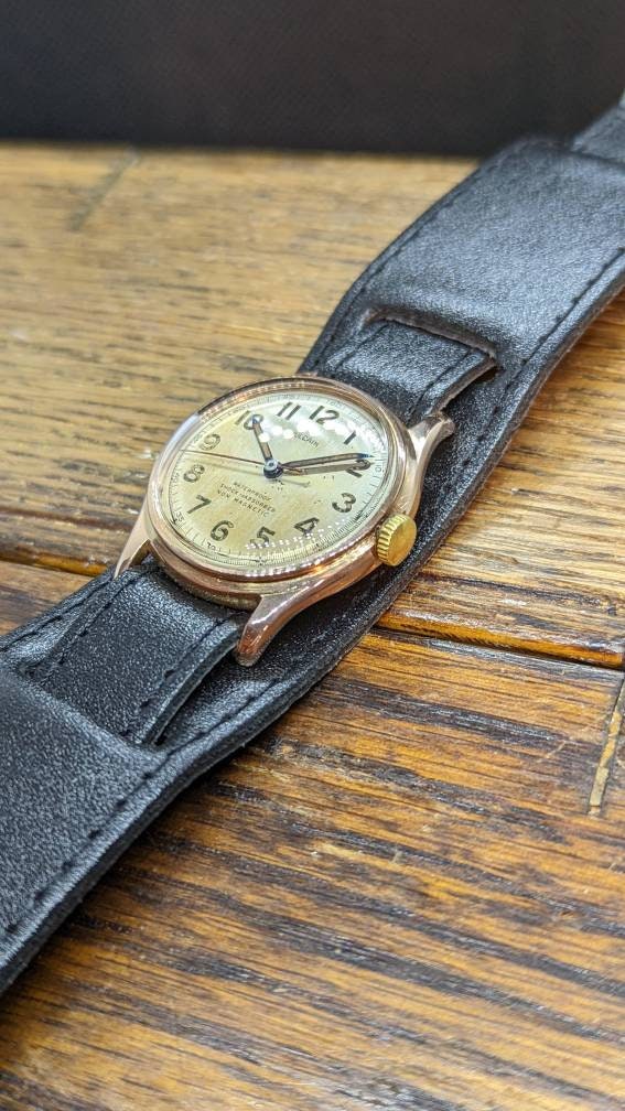 Extremely Rare Vintage 1940s Vulcain 14k Rose Gold Military Extremely Rare Vintage 1940s Vulcain 14k Rose Gold Military