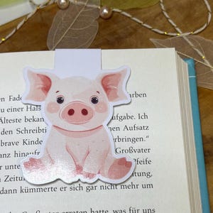 Magnetic pig Bookmark, cute  Bookmark, Book lover gift, Personalized, pig lover Gift, Farm themed bookmark, Planner
