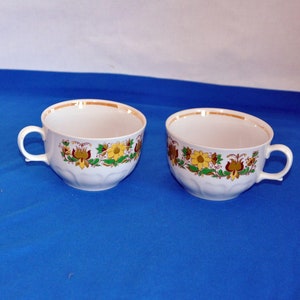 Large vintage porcelain tea cup, the 1980s