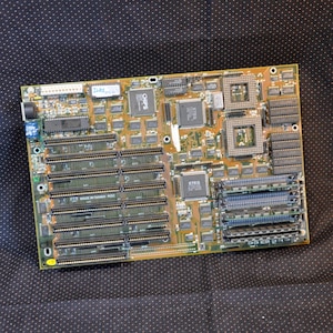 Vintage Computer Motherboard – Recycled Tech for Crafting, Decor, or Geeky Gifts