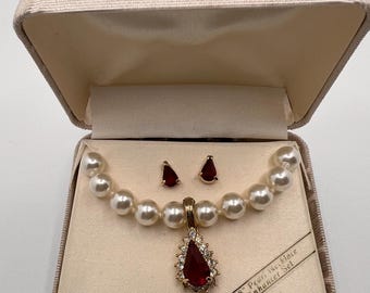 Vintage Elegant Glass Pearl and Red Glass Gemstone Jewelry Set