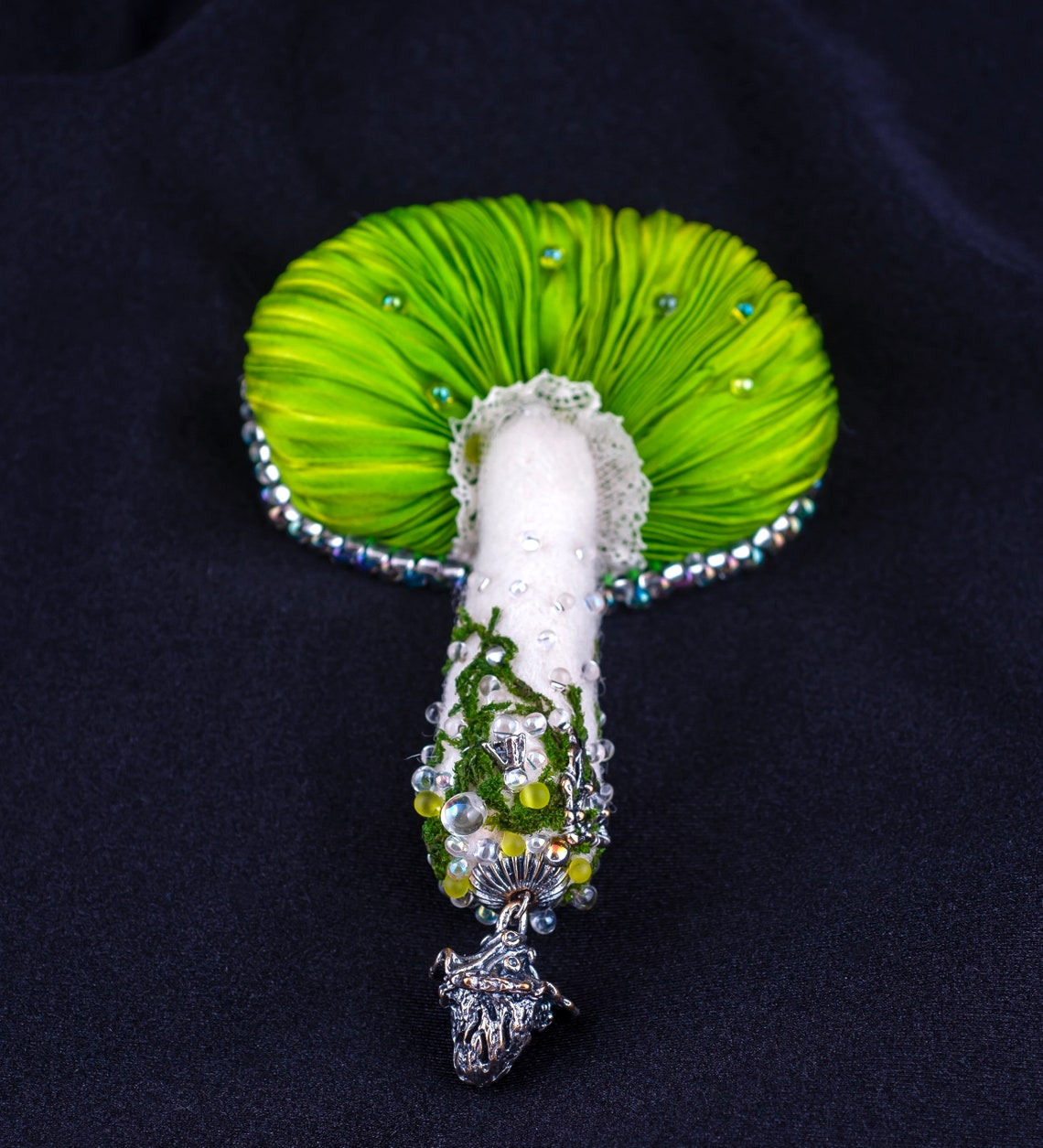 MUKTANKxPEARLONA Dangerous Garden -Baroque Pearl Mushroom Lady Brooch main image 1