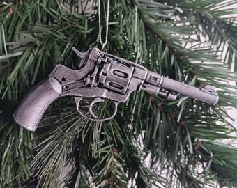 3D-geprint Nagant-revolver kerstornament - handgeschilderd