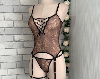 Sheer mesh leopard print lingerie set with detachable thigh straps.
