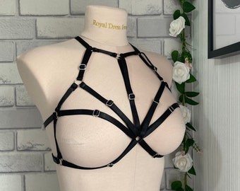 Black chest harness. Fully adjustable. Available in other colours. Matching panties also available