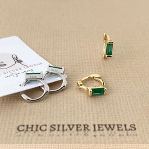 Emerald CZ Baguette Huggie Hoop Earrings in Sterling Silver INNER Diameter 6mm 8mm Hoops Huggies Dainty Minimalist Cartilage Helix Tragus