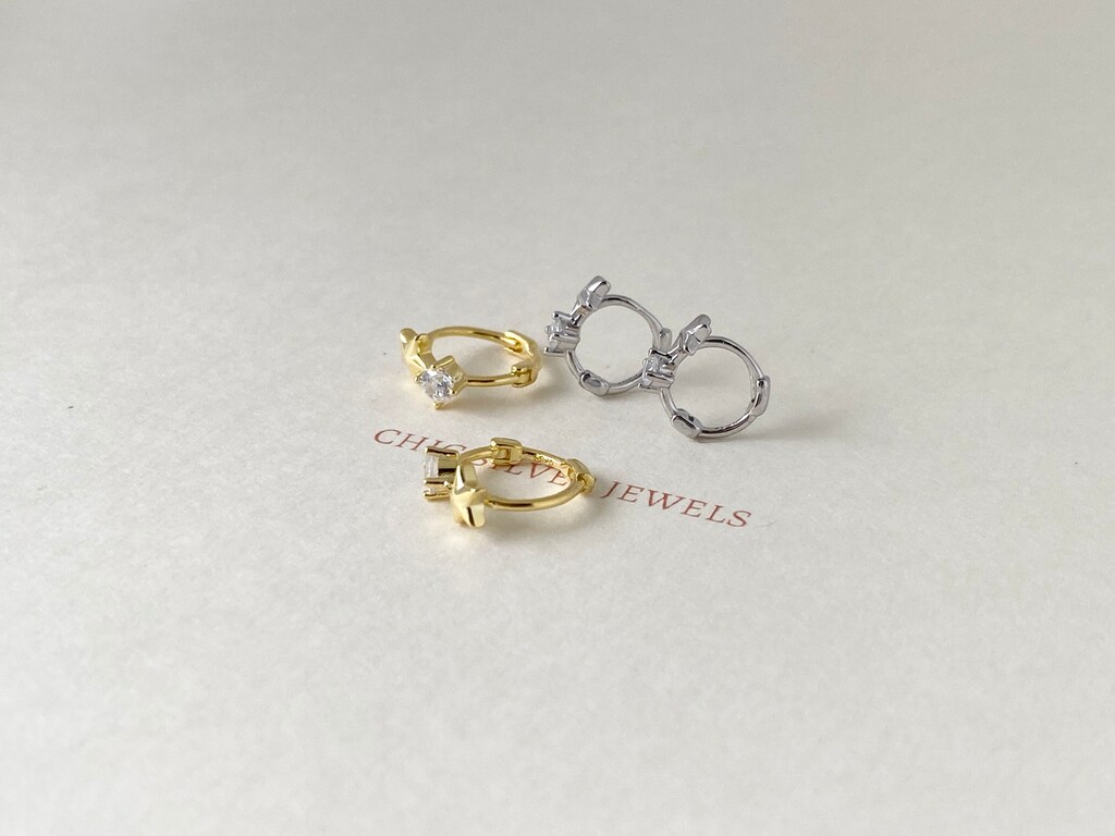 Orecchini A Cerchio Stella In Argento 925 Con Zirconia – Piccoli Huggie Ipoallergenici