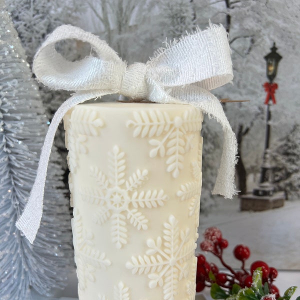 Snowflake Pillar Candle, Snowflake Pattern, Holiday Candles, Winter Candles, Table Decor, Natural Wax, Pure Essential Oils, Pillar Candles