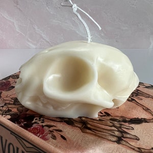3D Skull Candle: Soy & Beeswax Halloween Decor, Goth Gift