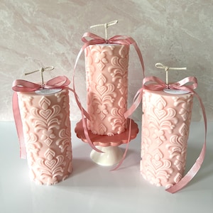 Vela Pilar com Padrão de Rolagem, Vela Pilar Elegante, Pilar Alto, Padrão Relevo, Pilar Grosso, Decoração para Casa, Cera Natural, Único, Presente