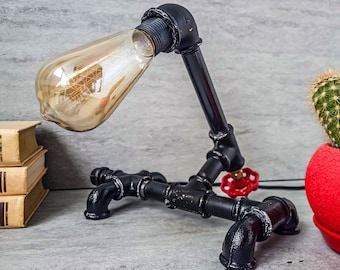 Edison table lamp, Robot desk lamp, Bedside lamp unique, Handmade desk lamp, Edison bulb lamp, Steampunk lighting, Rustic table lamp