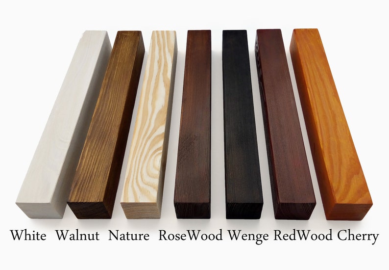 Puede incluir: Ocho muestras de madera en diferentes colores y acabados: blanco, nogal, natural, palo de rosa, wengu&eacute;, secuoya y cerezo.