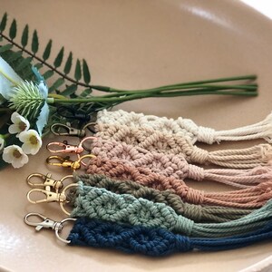 WILLOW Macrame Keychain, Assorted Colours image 2