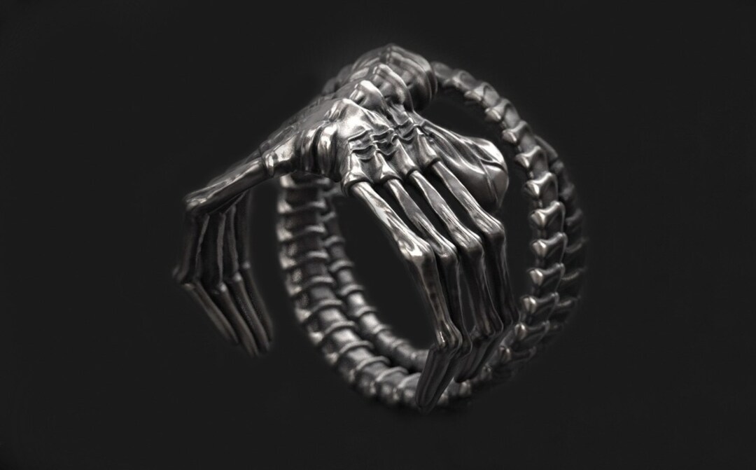 Handcrafted Silver Alien Facehugger Ring Unique Scifi Collector's