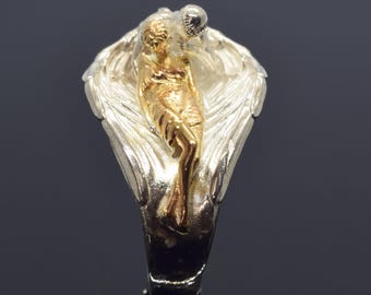 Angel's Embrace Silver Ring: A Cherubic Rest in Sterling Elegance