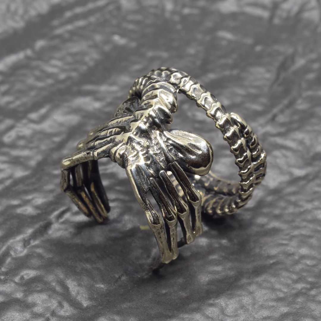 Handcrafted Silver Alien Facehugger Ring - Unique Sci-fi Collector's ...