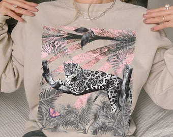 Leopard Sweatshirt Sweater, Wildlife Animal Sweatshirt, Cute Nature Gift for Mom Daughter Sister Friend Unisex Gildan Crewneck Sweatshirt