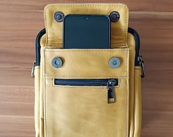 Handmade Leather Crossbody Bag for Men: Personalized Shoulder Messenger