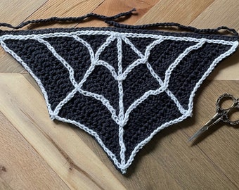 Häkelanleitung Spinnennetz Bandana Zwischen Spooky Halloween dunkel Cottagecore Grunge Witchy Haar Schal Accessoire Stickerei