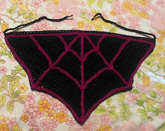 Bandana z pajęczyny na szydełku, czarno-winna, chusta na włosy, rozmiar mały, upiorny, halloweenowy, wróżkowy, grunge, gotycki, gotycki, szydełkowy prezent świąteczny