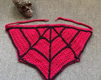 Bandana z pajęczyny na szydełku w kolorze czerwonym i czarnym, rozmiar mały, upiorny, halloweenowy, wróżkowy, grunge, gotycki, gotycki, szydełkowy prezent świąteczny