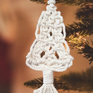 Beginner Macrame Christmas tree ornament tutorial pattern, boho chic, crafts, holiday decor, easy macrame, christmas gift, image 3