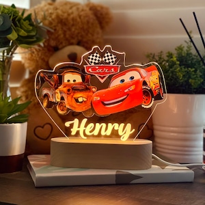 Luz nocturna personalizada LIGHTENING MCQUEEN y MATER Cars Gran regalo para cumpleaños de niños Lámpara de noche Regalo de Navidad imagen 1