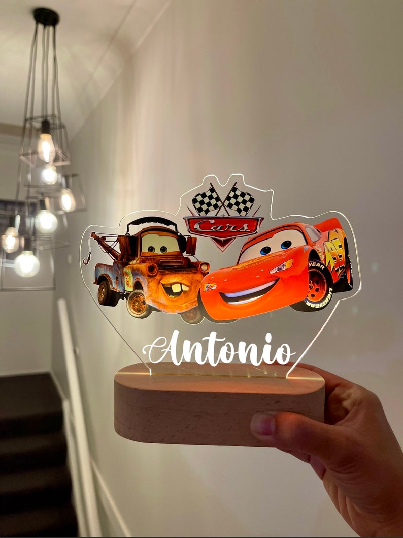 Veilleuse LIGHTENING MCQUEEN et MATER personnalisée pour voitures Cadeau idéal pour un anniversaire d'enfant Lampe de chevet Cadeau de Noël image 4