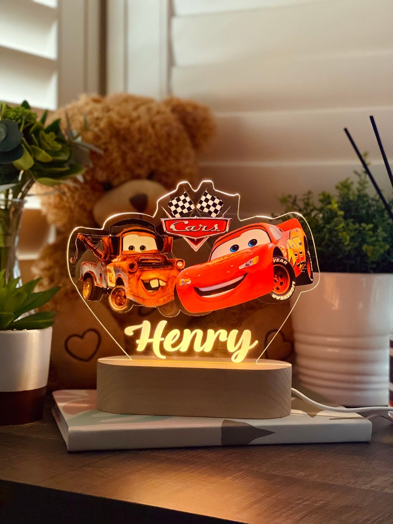 Veilleuse LIGHTENING MCQUEEN et MATER personnalisée pour voitures Cadeau idéal pour un anniversaire d'enfant Lampe de chevet Cadeau de Noël image 1