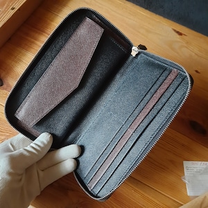 Cartera de piel con cremallera larga.  Cartera grande de lujo para hombre.  Cartera hecha a mano. Cartera con cremallera D color negro y marrón. Cartera personalizada.