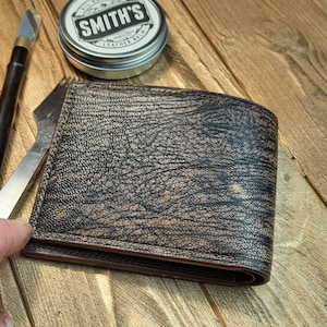 Cartera plegable cuero de cabra exótico Cartera exótica de lujo Tarjetero de cuero Personalización Cartera de cuero marrón Trabajo hecho a mano Cosido a mano
