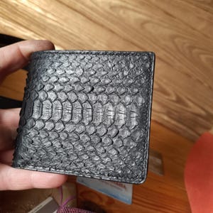Cartera de lujo de piel de pitón negra. Cartera plegable hecha a mano. Titular de la tarjeta. Cartera para tarjetas espaciosa. Cartera de 8 bolsillos. Cartera personalizada.