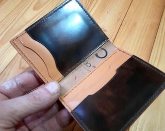 Small shell cordovan leather vertical bifold wallet. Handmade cardholder.