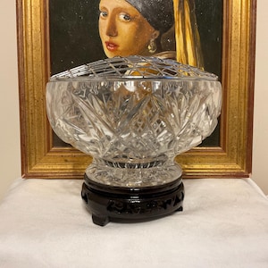 Vintage cut glass rose bowl , fine quality weighty crystal rose bud bowl, table centrepiece, medium crystal glass posy bowl , gift idea