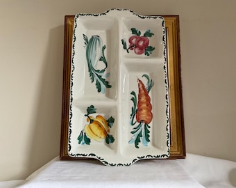 Piatto da snack vintage in ceramica italiana degli anni '60, decorato a mano con motivi vegetali.