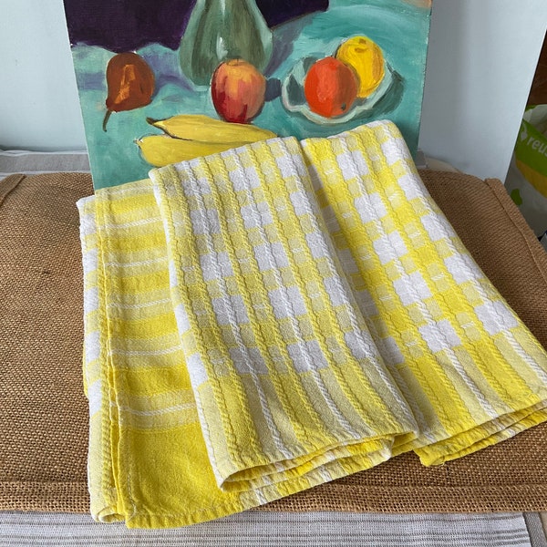 Seersucker tablecloth, Vintage square seersucker tablecloth sunshine yellow and white check pattern, vintage picnic, vintage kitchen