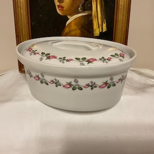Vintage Apilco french porcelain casserole dish, terrine, rose design, perfect condition, oven to table, vintage home interior, serves 4