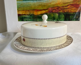 Sarahs Garden Wedgwood ovale botervloot met deksel, Queensware 1997, ontworpen met vlinders en lieveheersbeestjes